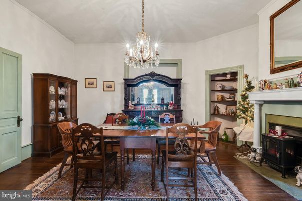 Chandelier, Dining room, Fireplace, Interior, Wood Texture Flooring