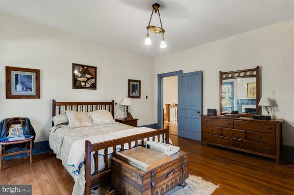 Bedroom, Interior, Pendant Lights, Wood Texture Flooring
