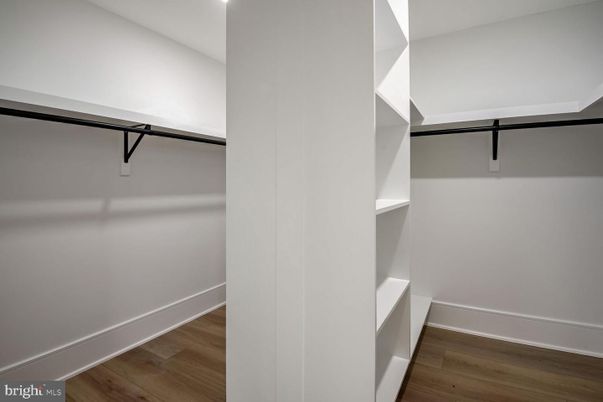 Interior, Walk-in Closets, Wood Texture Flooring