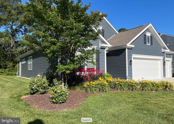 Attached, Exterior, Facade, American Craftsman