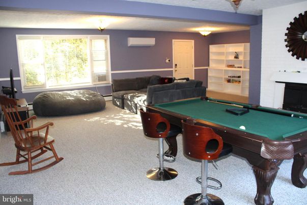 Billiard Table, Game Room, Interior
