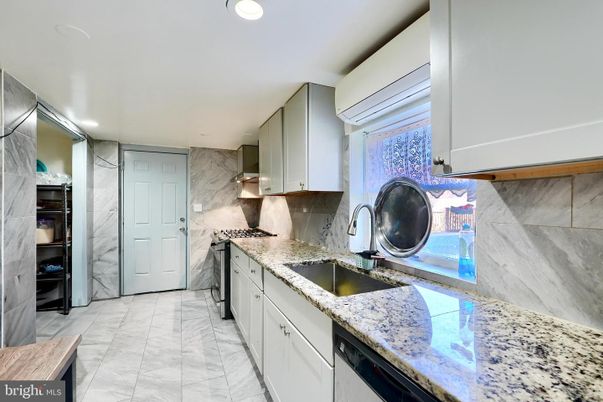 Interior, Kitchen, Marble, Marble Walls, Recessed Lighting