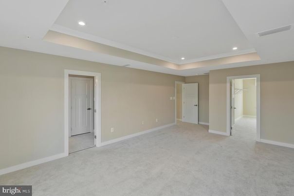 Empty room, Interior, Recessed Lighting