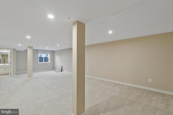 Empty room, Interior, Recessed Lighting