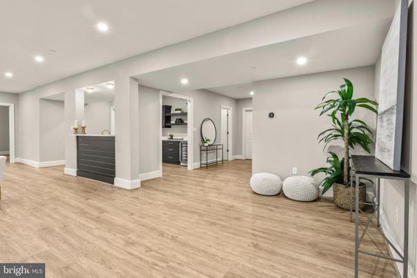 Interior, Recessed Lighting, Wood Texture Flooring