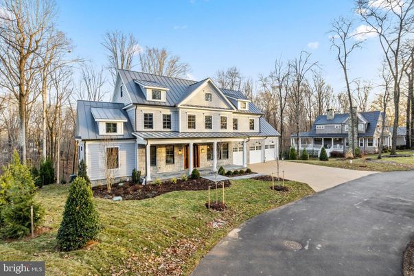 Attached, Exterior, Facade, Farmhouse