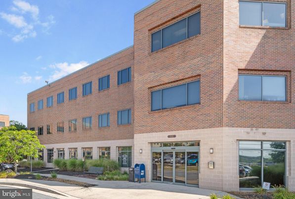 Exterior, Facade, Brick Facade, Rowhouse