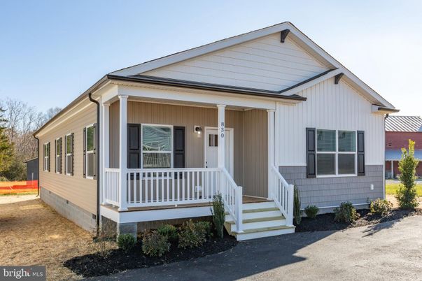 Exterior, Facade, Farmhouse