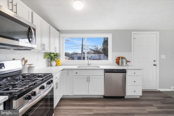 Interior, Kitchen, Stainless Steel Appliances, Wood Texture Flooring