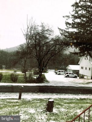 Exterior, Lake