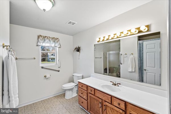 Bathroom, Dual Sink Vanities, Interior