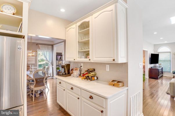 Dining room, Interior, Kitchen, Recessed Lighting, Wood Texture Flooring
