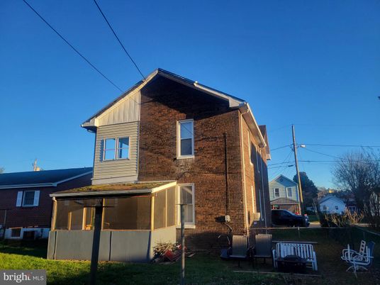 Exterior, Facade, Brick Facade, Modern