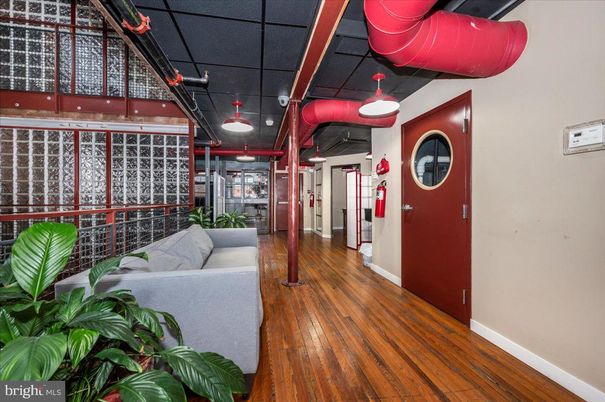 Interior, Pendant Lights, Wood Texture Flooring
