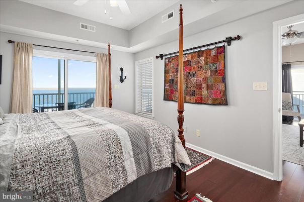 Bedroom, Interior, Water, Wood Texture Flooring