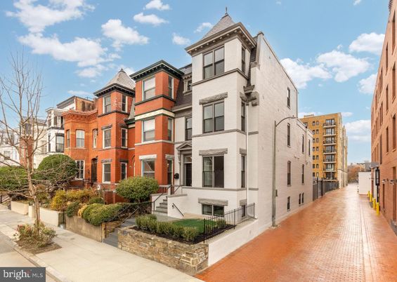 Exterior, Facade, Brick Facade, Rowhouse