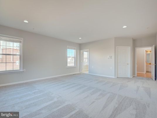 Empty room, Interior, Recessed Lighting