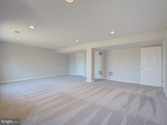 Empty room, Interior, Recessed Lighting