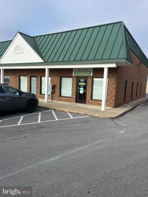 Exterior, Facade, Brick Facade, None