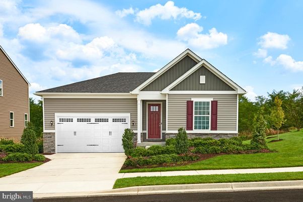Attached, Exterior, Facade, American Craftsman