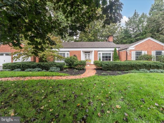 Attached, Exterior, Facade, Brick Facade, Ranch