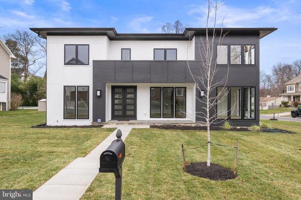 Backyard, Exterior, Facade, Modern