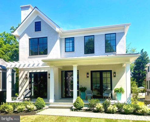 Exterior, Facade, Farmhouse