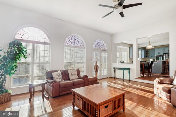 Interior, Kitchen, Living room, Pendant Lights, Stainless Steel Appliances, Wood Texture Flooring