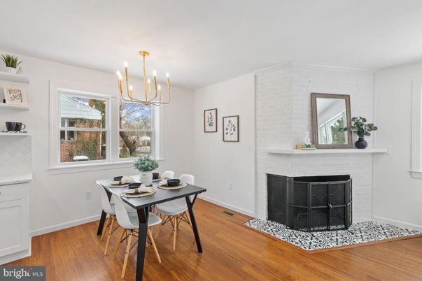 Chandelier, Dining room, Fireplace, Interior, Wood Texture Flooring
