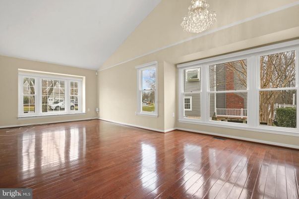 Chandelier, Empty room, Interior, Wood Texture Flooring