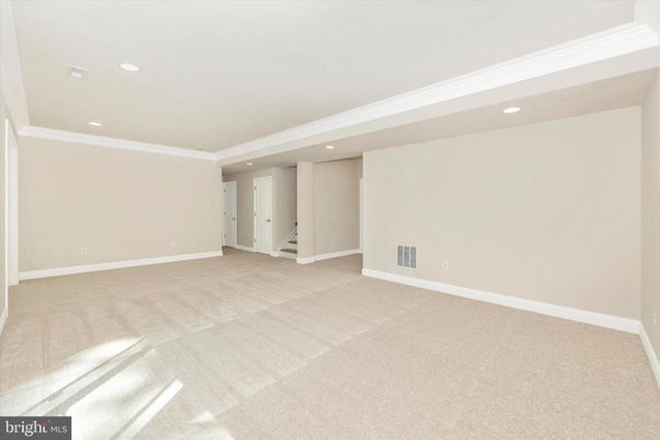 Empty room, Interior, Recessed Lighting