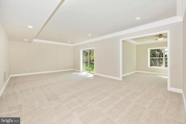 Empty room, Interior, Recessed Lighting