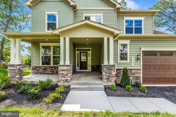Attached, Exterior, Facade, Farmhouse