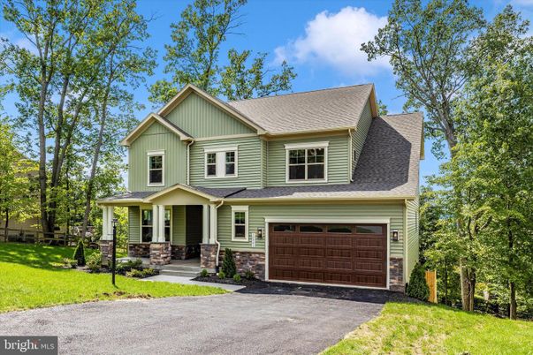 Attached, Exterior, Facade, Farmhouse