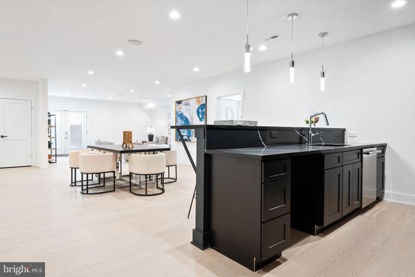 Dining room, Interior, Kitchen, Pendant Lights, Recessed Lighting, Wood Texture Flooring