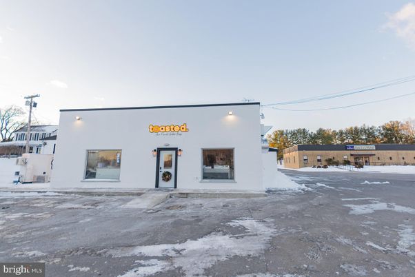 Exterior, Facade, None