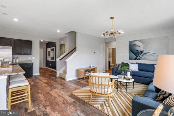 Interior, Kitchen, Living room, Pendant Lights, Recessed Lighting, Wood Texture Flooring