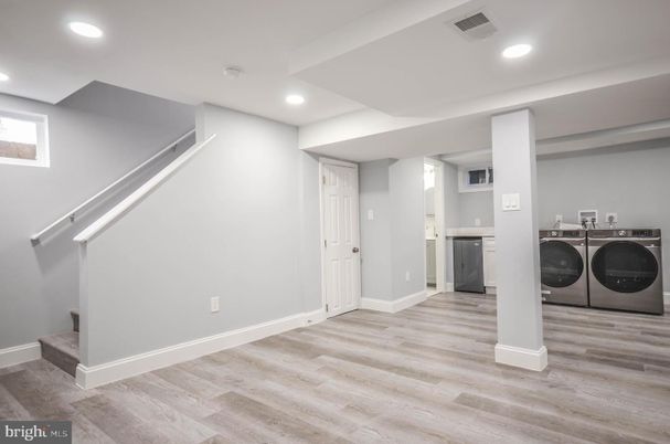 Interior, Recessed Lighting, Washer, Wood Texture Flooring