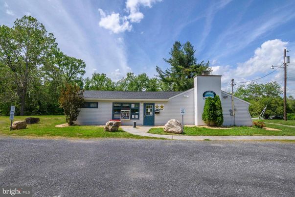 Backyard, Exterior, Facade, Ranch
