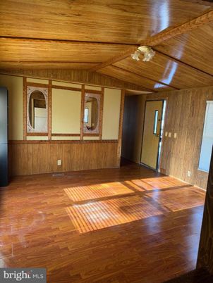 Empty room, Interior, Wooden Ceilings, Wood Texture Flooring, Wooden Walls