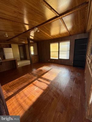 Empty room, Interior, Wooden Beams, Wooden Ceilings, Wood Texture Flooring