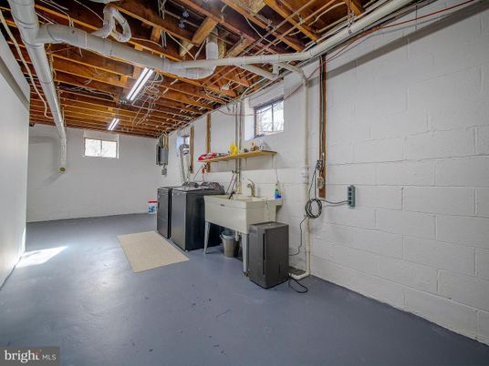 Interior, Stone Walls, Washer, Wooden Beams