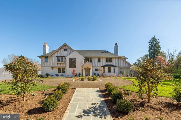 Backyard, Exterior, Facade, Farmhouse