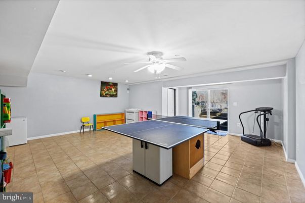 Game Room, Interior, Recessed Lighting
