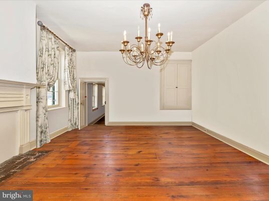Chandelier, Empty room, Interior, Wood Texture Flooring