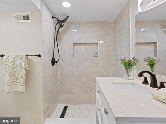 Bathroom, Interior, Recessed Lighting
