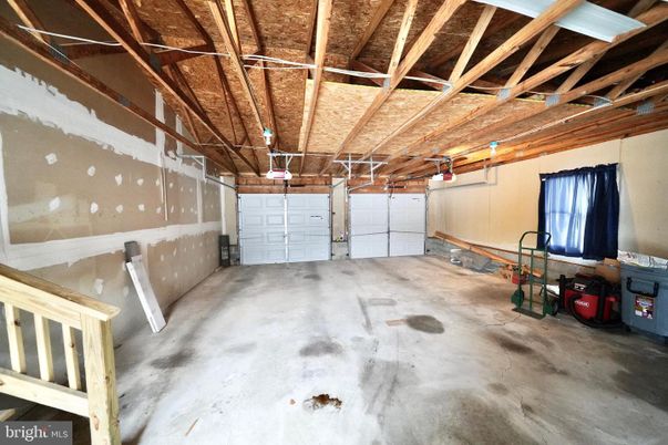 Garage, Interior, Wooden Beams, Wooden Ceilings
