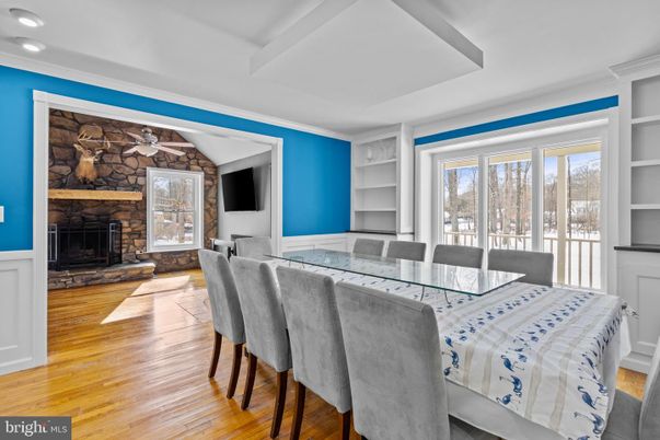 Dining room, Fireplace, Interior, Recessed Lighting, Wood Texture Flooring