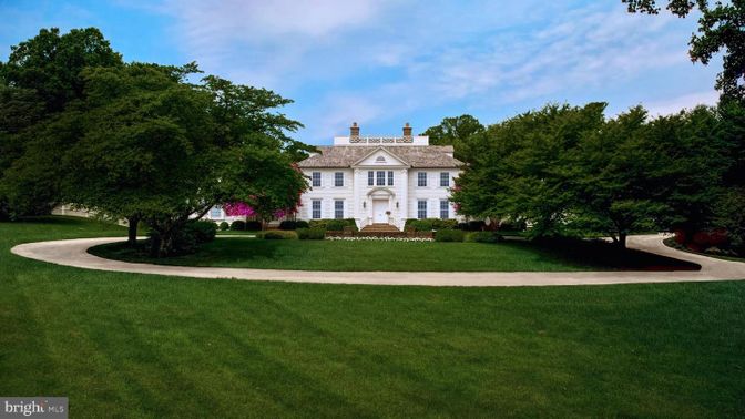 Backyard, Exterior, Facade, French Provincial