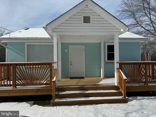 Exterior, Facade, None